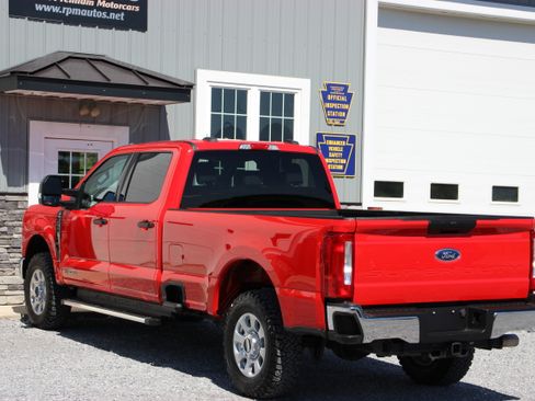 Used 2024 Ford F250 4x4 Crew Cab XLT image 7