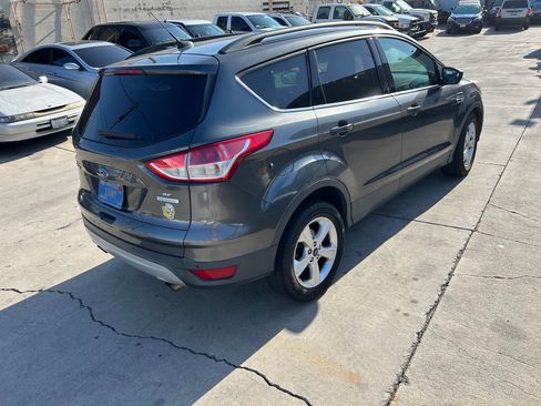 Used 2015 Ford Escape FWD SE image 3