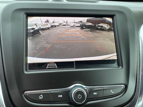 Used 2023 Chevrolet Equinox LS image 10