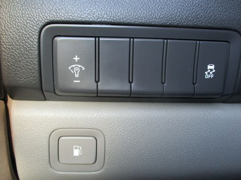 Used 2017 Kia Sedona LX FWD image 53