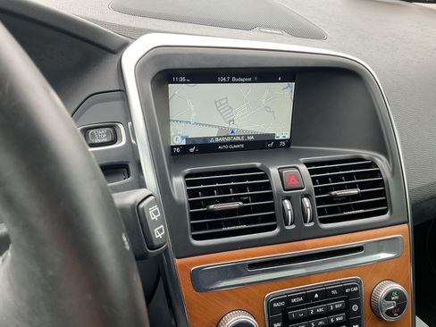 Used 2017 Volvo XC60 T5 Inscription image 16