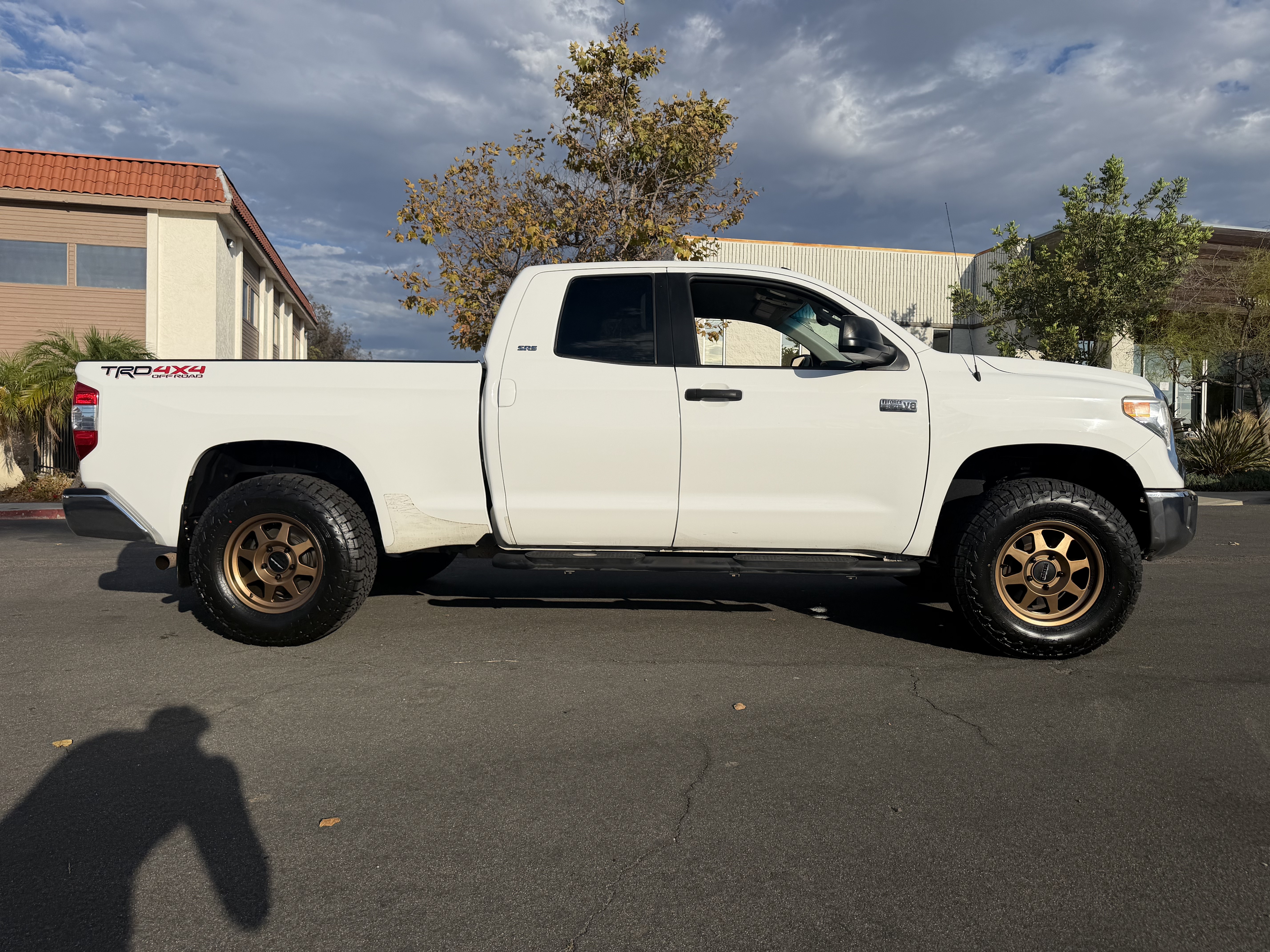 Used 2015 Toyota Tundra 4x4 SR5 w/ TRD Off-Road Pkg image 21