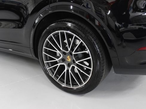 Used 2020 Porsche Cayenne Turbo Coupe AWD/4WD image 11