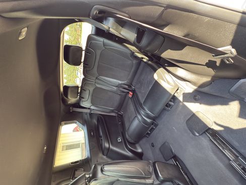 Used 2023 Jeep Grand Cherokee L Laredo image 9