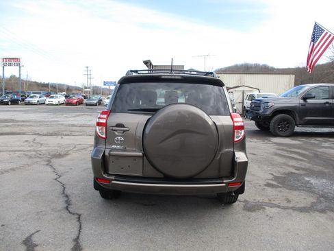 Used 2011 Toyota RAV4 image 7