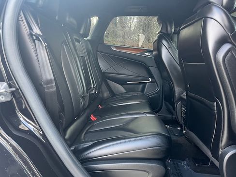 Used 2019 Lincoln MKC Select image 23