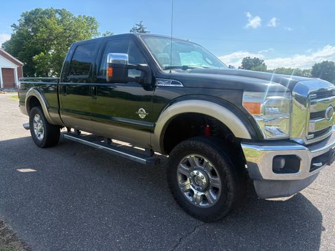 Used 2013 Ford F250 4x4 Crew Cab Super Duty image 2