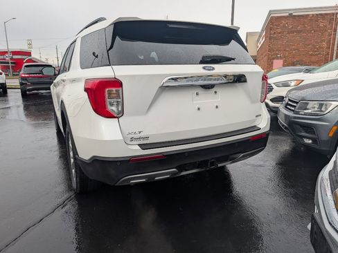 Used 2020 Ford Explorer XLT image 5