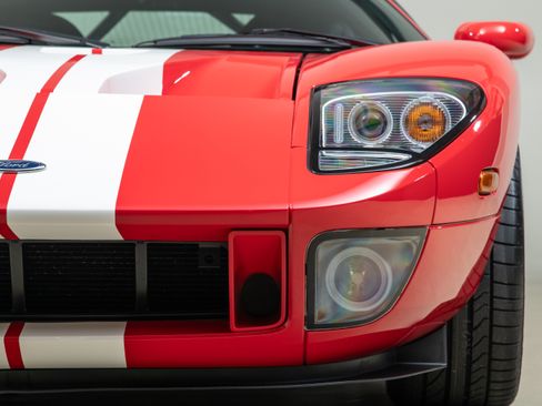 Used 2005 Ford GT UNAVAIL RWD image 52