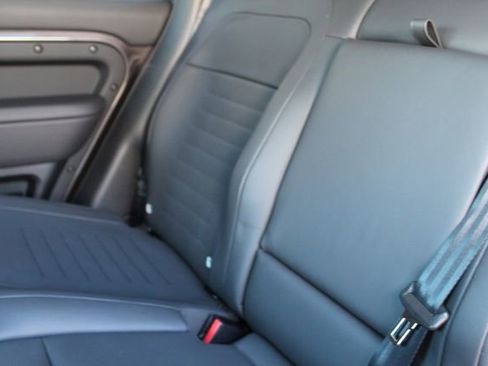 New 2026 Land Rover Defender 110 OCTA image 19