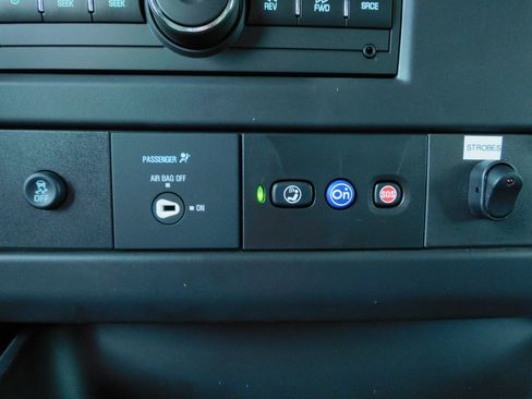 New 2025 Chevrolet Express 3500 image 6