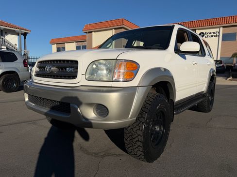 Used 2004 Toyota Sequoia SR5 image 4