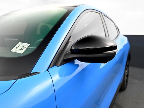 Used 2022 Ford Mustang Mach-E Premium image 12