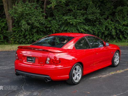Used 2005 Pontiac GTO image 9