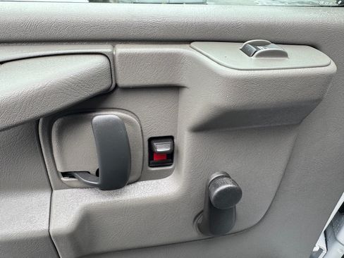 Used 2014 Chevrolet Express 3500 image 13