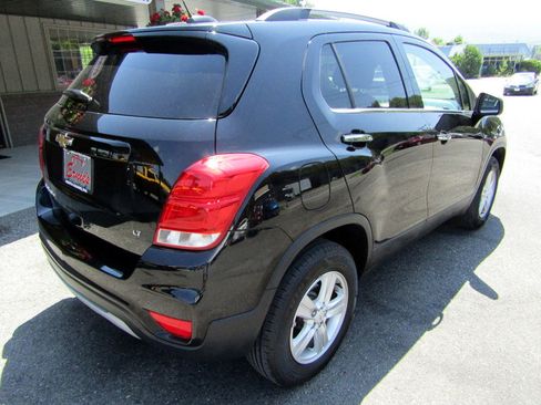 Used 2019 Chevrolet Trax AWD LT w/ 1LT image 8