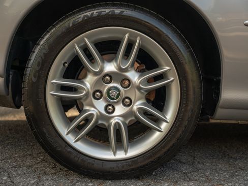 Used 2001 Jaguar XK8 Convertible RWD image 30