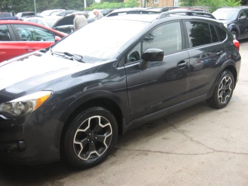 Used 2015 Subaru XV Crosstrek 2.0i Premium AWD/4WD image 1
