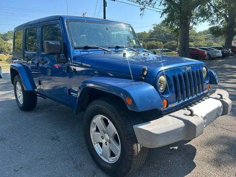 Used 2010 Jeep Wrangler 4WD Unlimited Sahara image 7