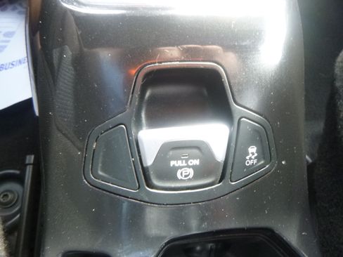 Used 2021 Jeep Renegade Latitude image 23