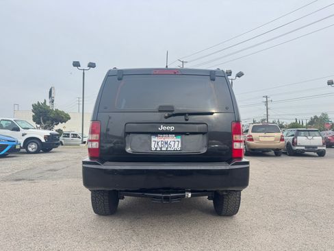 Used 2012 Jeep Liberty Sport image 6