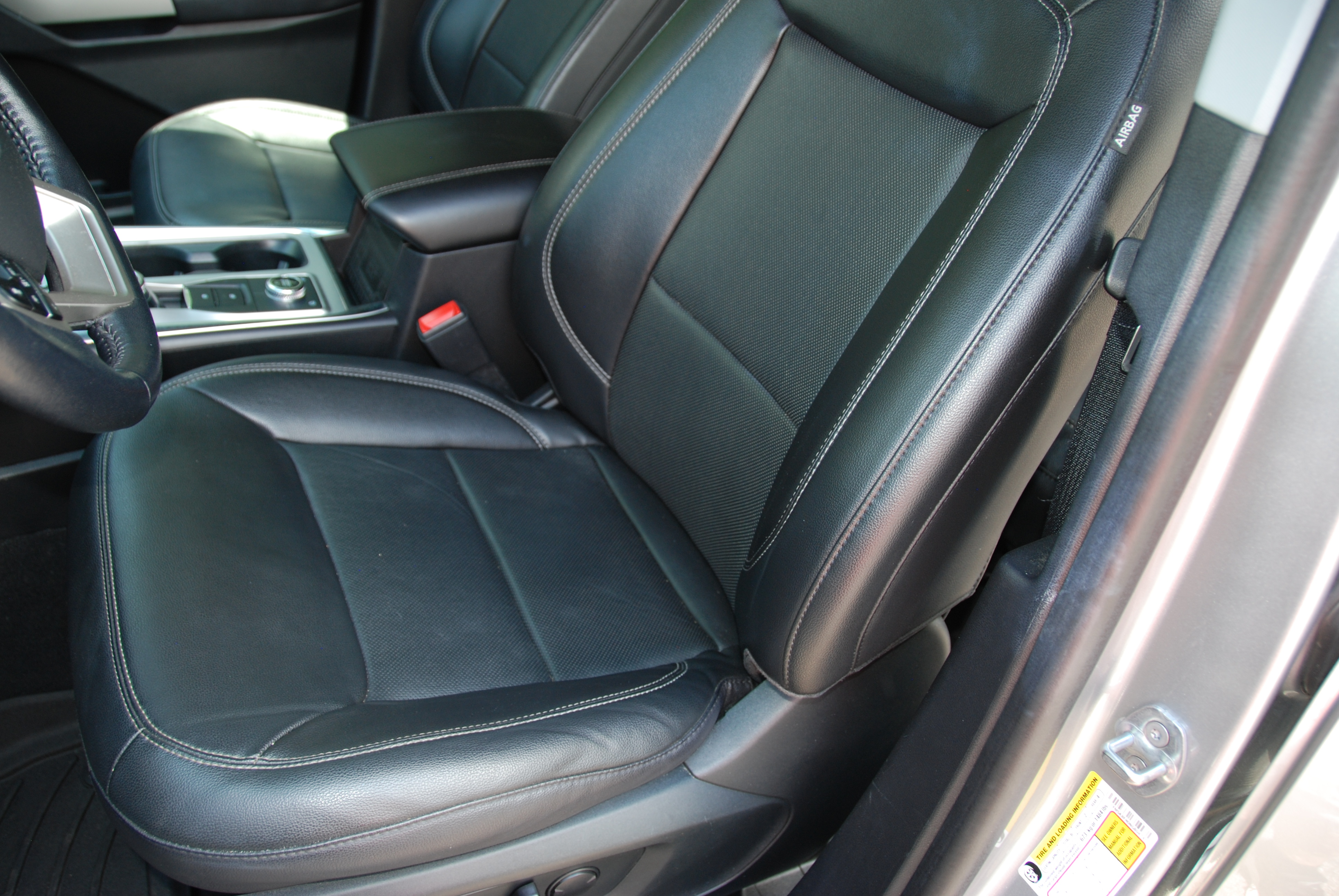 Used 2022 Ford Explorer 4WD Limited image 34