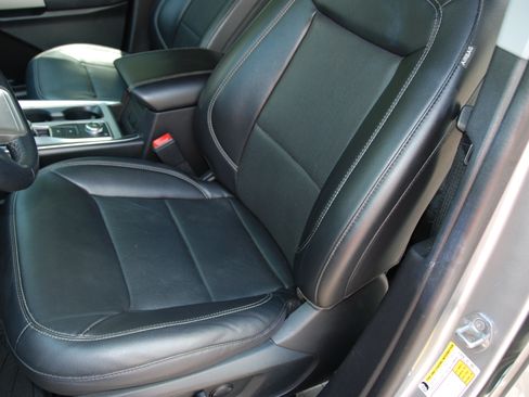 Used 2022 Ford Explorer 4WD Limited image 34