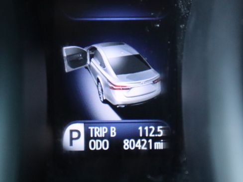 Used 2015 Toyota Avalon Limited image 25