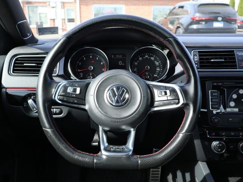 Used 2015 Volkswagen Jetta GLI image 16