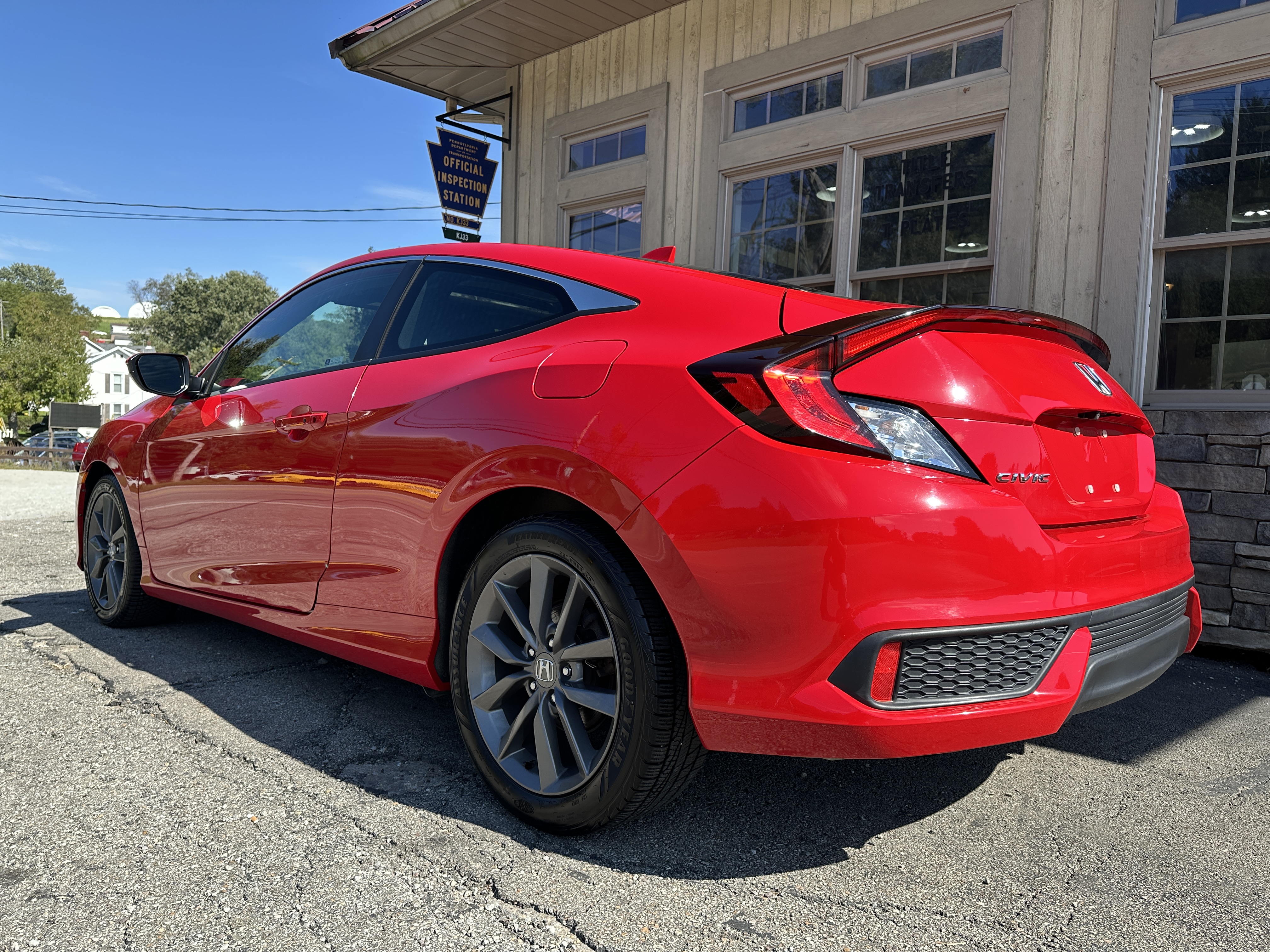 Used 2019 Honda Civic EX Coupe image 3