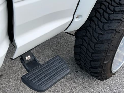 Used 2015 RAM 2500 4x4 Mega Cab Laramie image 32