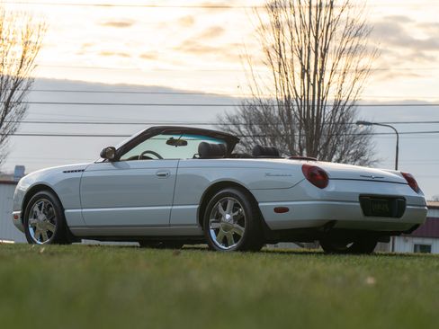 Used 2003 Ford Thunderbird image 42