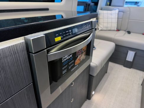 Used 2025 Mercedes-Benz Sprinter 3500 image 17