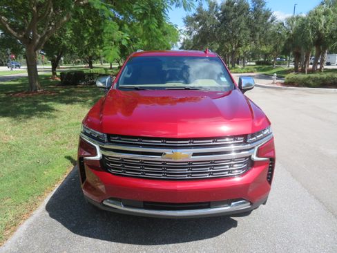Used 2023 Chevrolet Suburban Premier image 19
