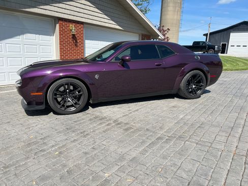 Used 2021 Dodge Challenger SRT Hellcat image 3
