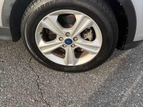 Used 2014 Ford Escape SE image 26