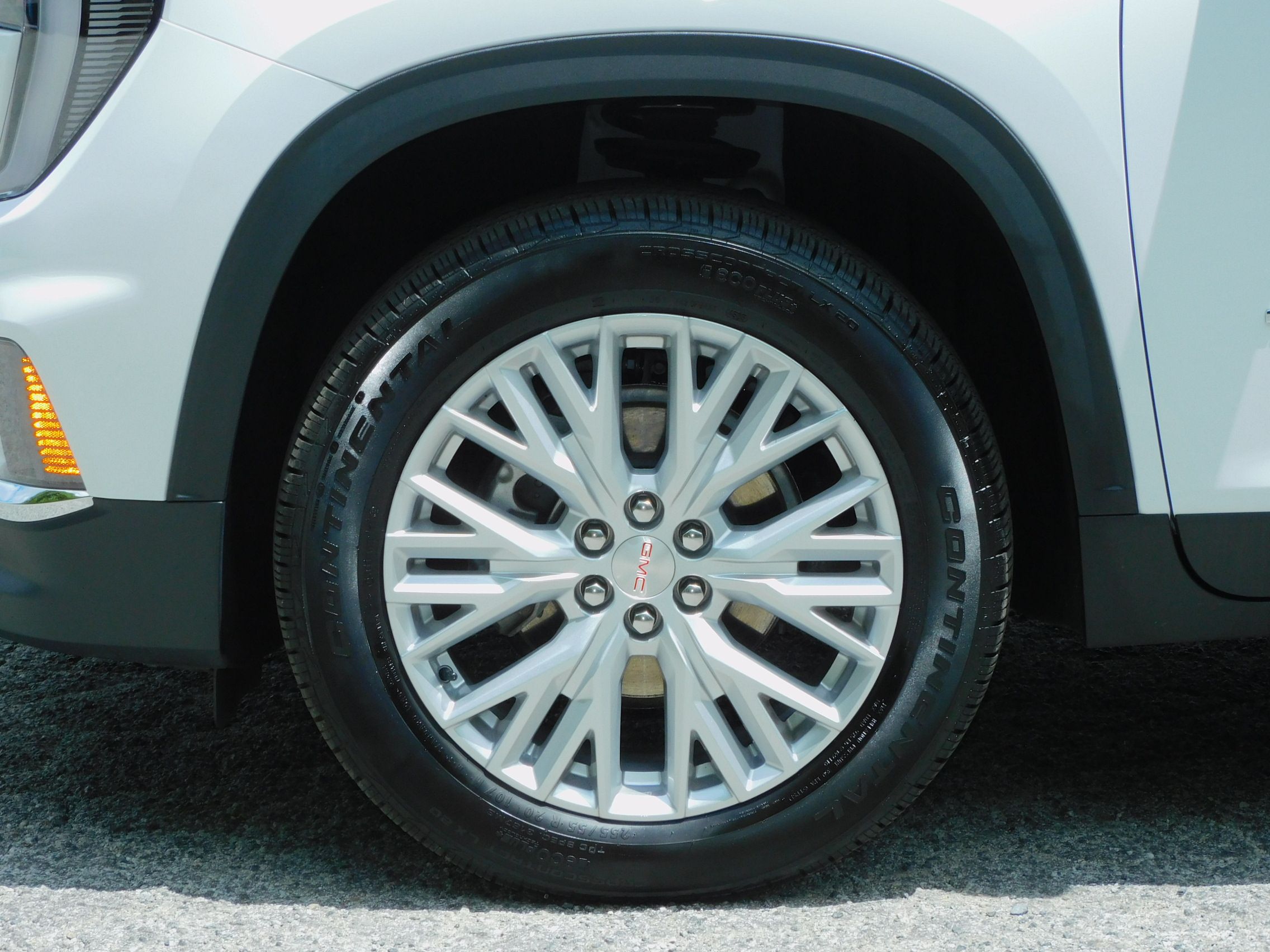 Used 2026 GMC Acadia FWD Elevation image 10