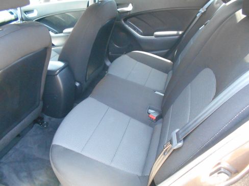 Used 2018 Kia Forte LX Sedan FWD image 7