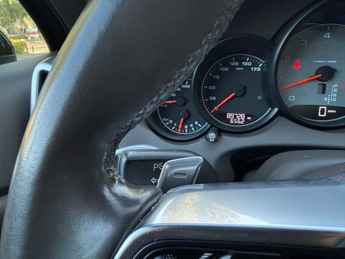 Used 2016 Porsche Cayenne S image 22