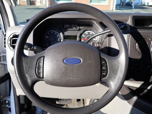 Used 2012 Ford E-350 and Econoline 350 XLT image 18