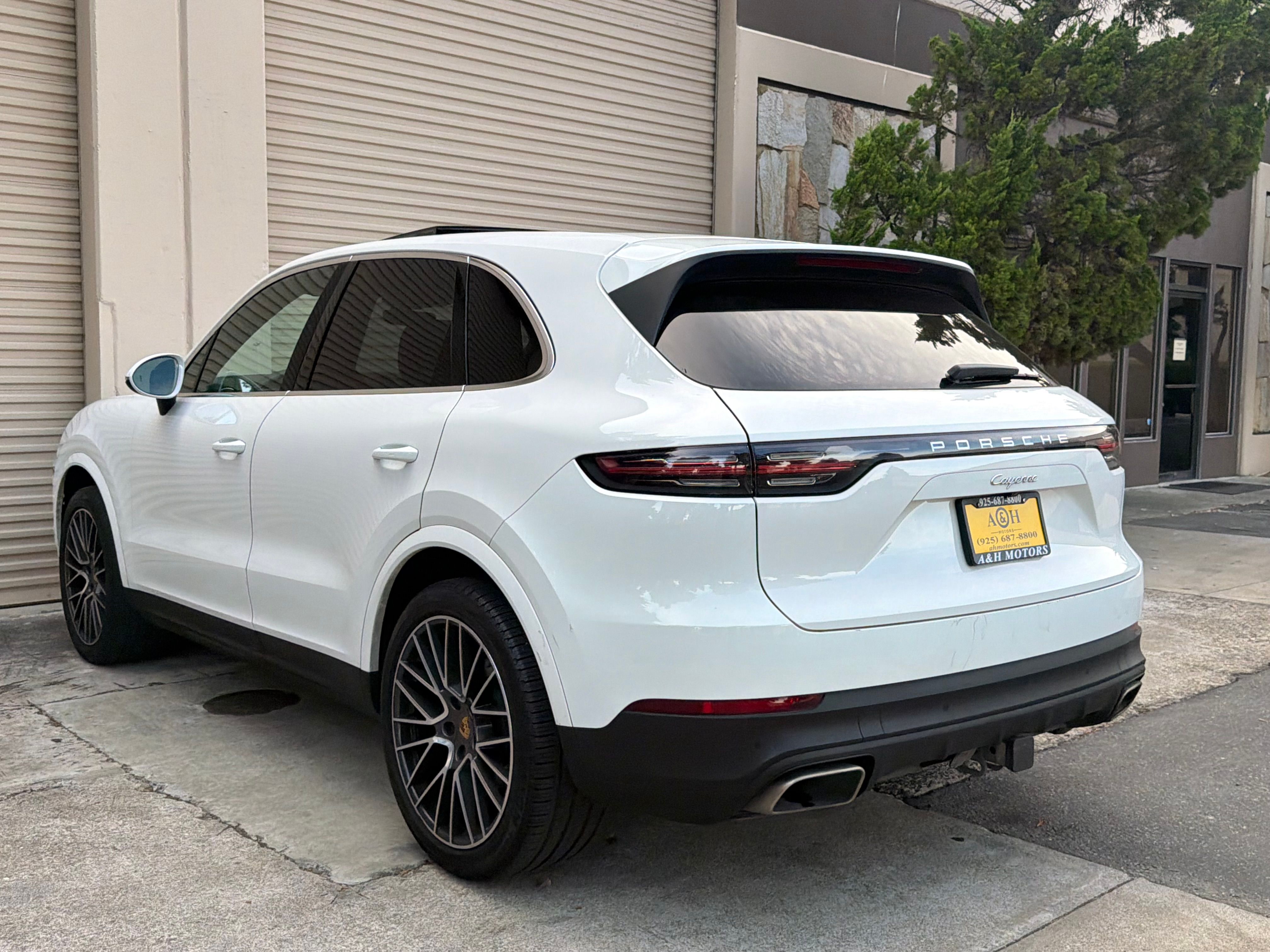 Used 2019 Porsche Cayenne UNAVAIL AWD/4WD image 2
