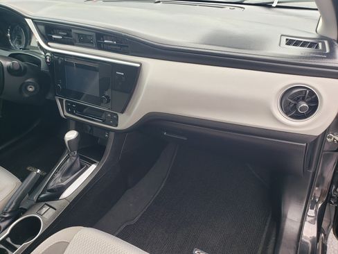 Used 2017 Toyota Corolla LE image 16