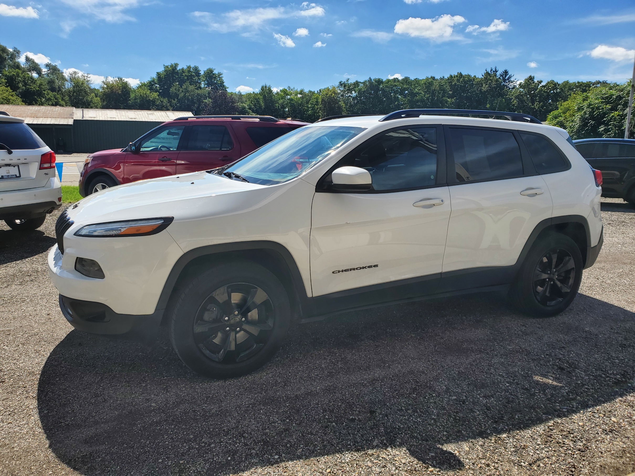 Used 2018 Jeep Cherokee 4WD Latitude image 1