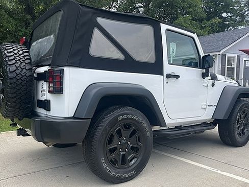 Used 2016 Jeep Wrangler 4WD Sport image 6