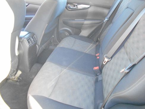 Used 2017 Nissan Rogue Sport SV image 8