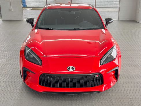Used 2022 Toyota GR86 Premium image 2