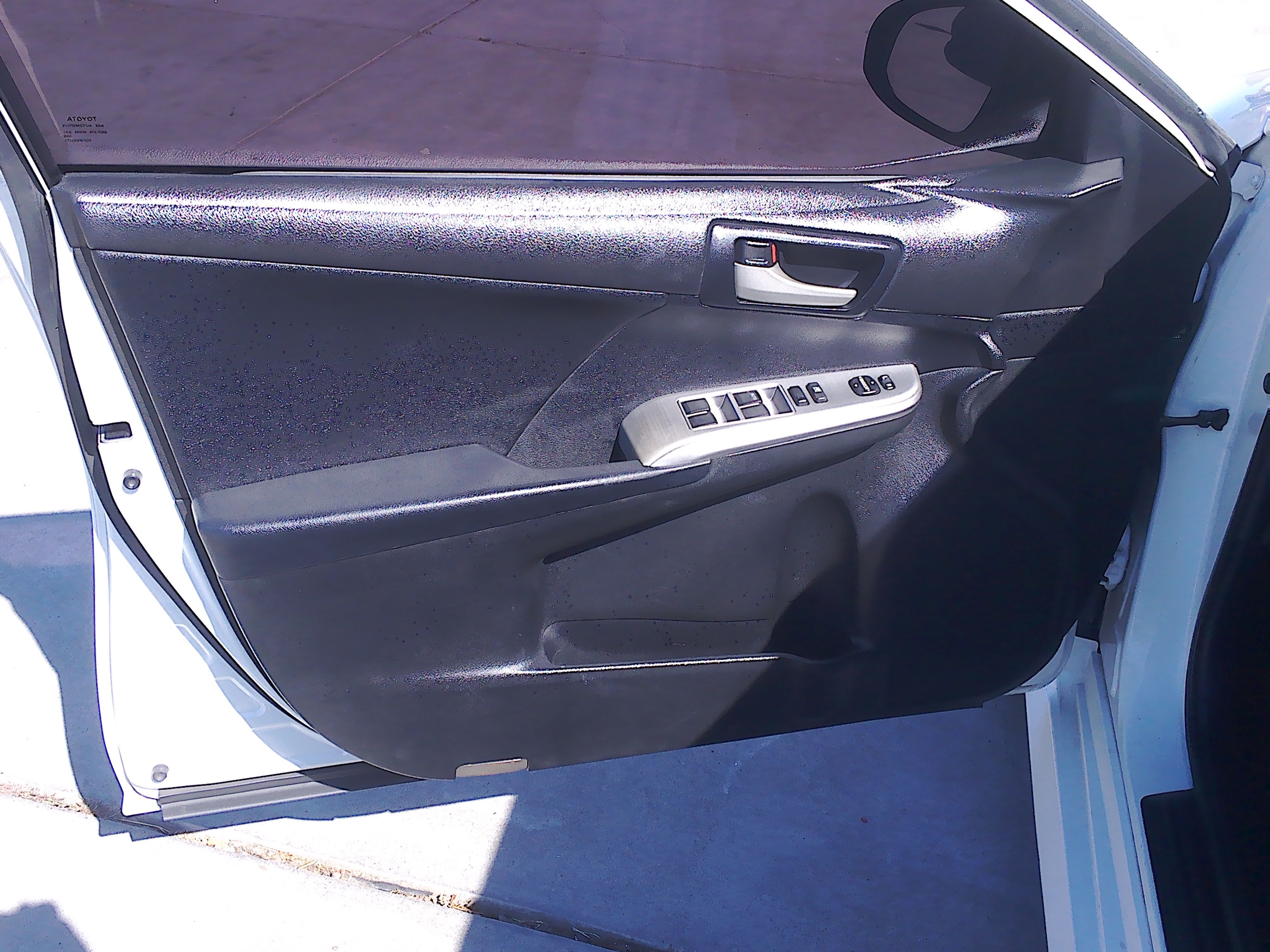 Used 2012 Toyota Camry SE V6 FWD image 9