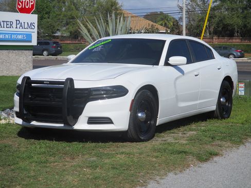 Used 2018 Dodge Charger image 1