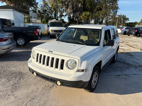 Used 2015 Jeep Patriot Sport image 1