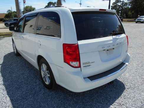 Used 2019 Dodge Grand Caravan SXT FWD image 6